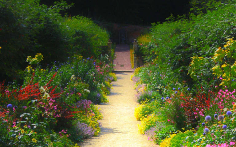 english-country-garden-path