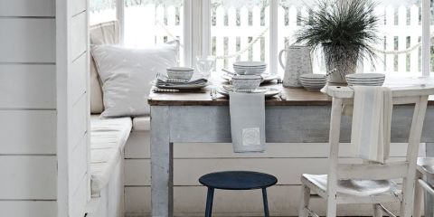 Rustic country-look dining area