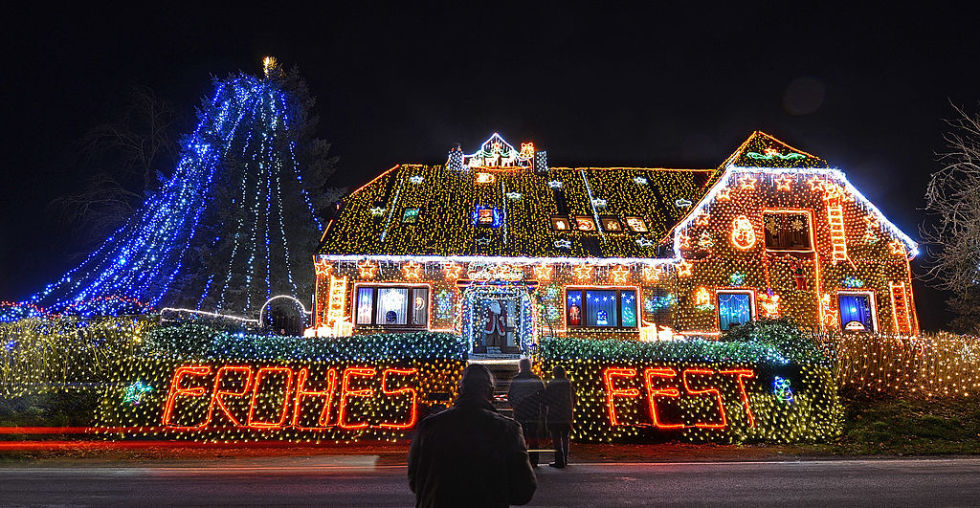 most christmas decorated houses house and home design most christmas decorated houses house and home design