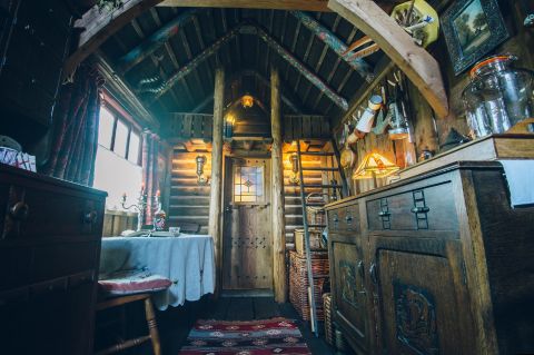 Khám phá ngôi nhà đặc biệt ‘đi xuyên’ 13 quốc gia