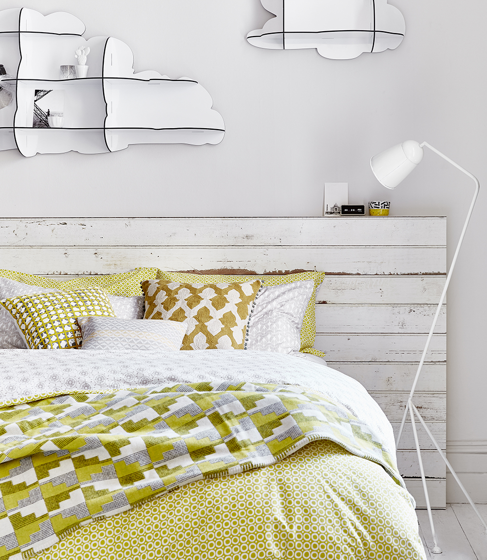 yellow-and-white-bedroom