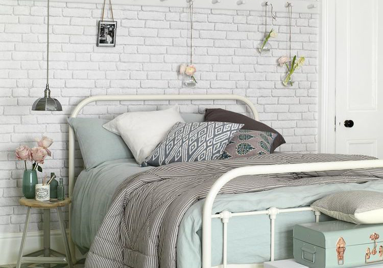 spring-decorating-bedroom