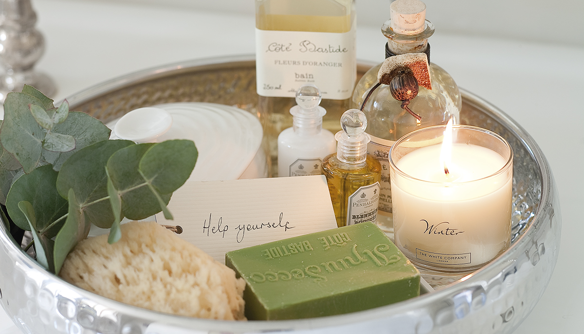home-fragrance-guest-tray